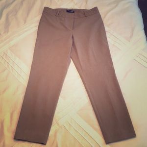 New Liz Claiborne tan dress pant. Size 4P.